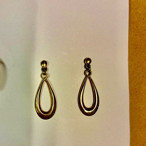 6 Pairs of Silver and Gold Vintage Earrings, pierced hearts, hoops, teardrop - Picture 7 of 9